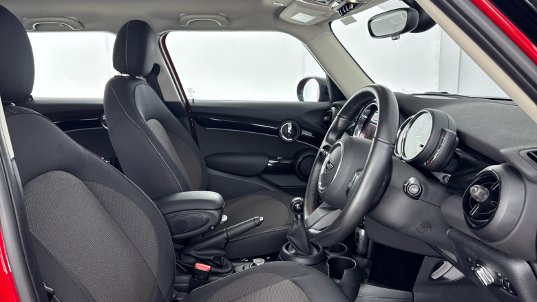 MINI Hatchback 1.5 Cooper Classic 5dr Petrol Hatchback